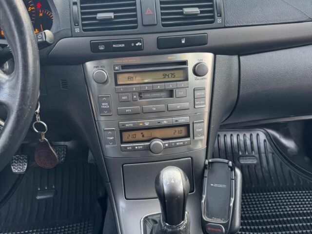 Сірий Тойота Авенсіс, об'ємом двигуна 2 л та пробігом 280 тис. км за 3500 $, фото 11 на Automoto.ua