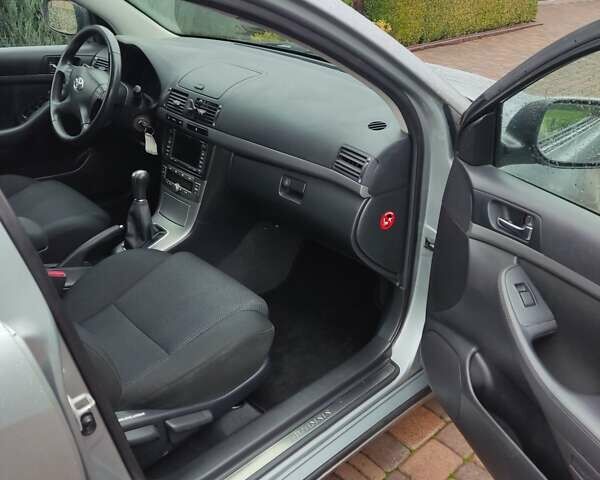 Серый Тойота Авенсис, объемом двигателя 1.8 л и пробегом 205 тыс. км за 7650 $, фото 14 на Automoto.ua