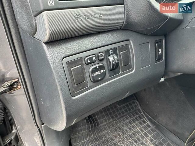 Серый Тойота Авенсис, объемом двигателя 2.23 л и пробегом 340 тыс. км за 4500 $, фото 18 на Automoto.ua