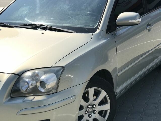 Серый Тойота Авенсис, объемом двигателя 2 л и пробегом 270 тыс. км за 7100 $, фото 3 на Automoto.ua