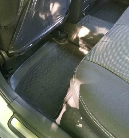 Сірий Тойота Авенсіс, об'ємом двигуна 2 л та пробігом 409 тис. км за 7000 $, фото 70 на Automoto.ua