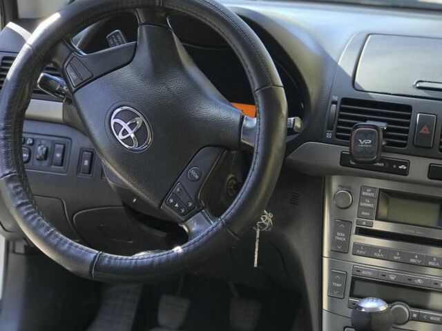 Серый Тойота Авенсис, объемом двигателя 2 л и пробегом 270 тыс. км за 7100 $, фото 19 на Automoto.ua