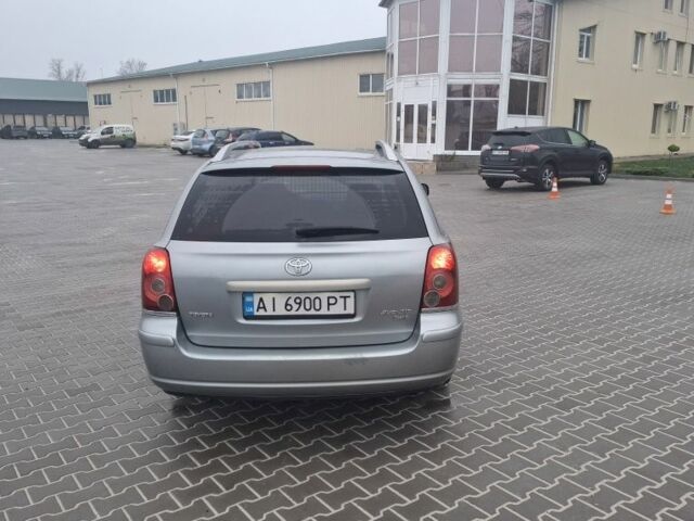 Серый Тойота Авенсис, объемом двигателя 2 л и пробегом 305 тыс. км за 6900 $, фото 1 на Automoto.ua