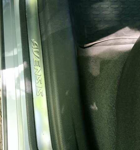 Сірий Тойота Авенсіс, об'ємом двигуна 2 л та пробігом 409 тис. км за 7000 $, фото 68 на Automoto.ua