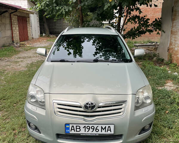 Серый Тойота Авенсис, объемом двигателя 1.79 л и пробегом 171 тыс. км за 7650 $, фото 1 на Automoto.ua