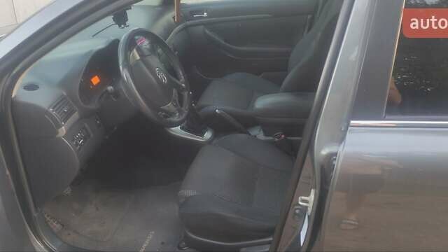 Серый Тойота Авенсис, объемом двигателя 2.23 л и пробегом 270 тыс. км за 5999 $, фото 2 на Automoto.ua