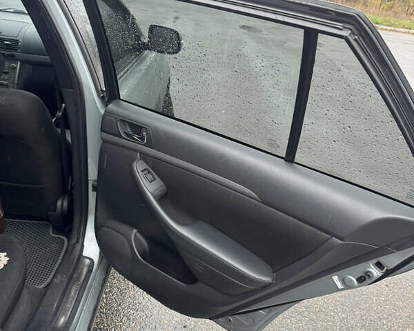 Серый Тойота Авенсис, объемом двигателя 2.2 л и пробегом 367 тыс. км за 6800 $, фото 13 на Automoto.ua