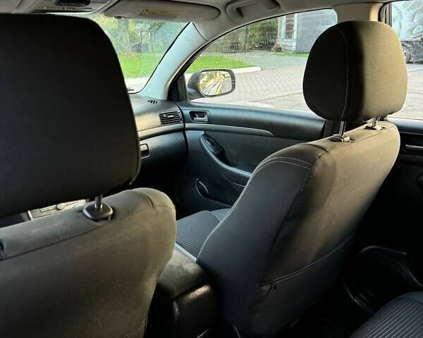 Серый Тойота Авенсис, объемом двигателя 2.23 л и пробегом 245 тыс. км за 5700 $, фото 4 на Automoto.ua