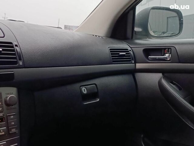 Серый Тойота Авенсис, объемом двигателя 2 л и пробегом 353 тыс. км за 6450 $, фото 29 на Automoto.ua