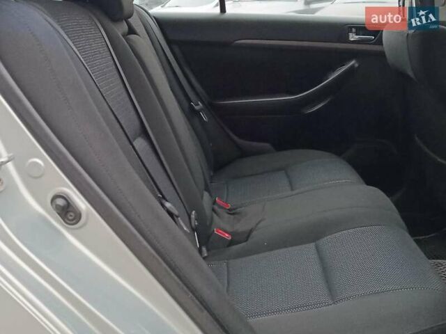 Сірий Тойота Авенсіс, об'ємом двигуна 2 л та пробігом 353 тис. км за 6450 $, фото 38 на Automoto.ua