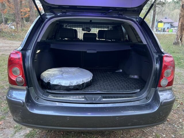 Серый Тойота Авенсис, объемом двигателя 1.8 л и пробегом 315 тыс. км за 5900 $, фото 8 на Automoto.ua