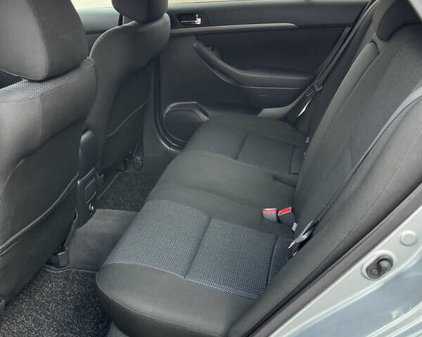 Сірий Тойота Авенсіс, об'ємом двигуна 1.8 л та пробігом 233 тис. км за 7700 $, фото 29 на Automoto.ua