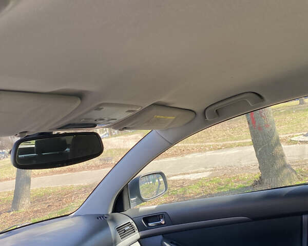 Серый Тойота Авенсис, объемом двигателя 2 л и пробегом 260 тыс. км за 6500 $, фото 20 на Automoto.ua