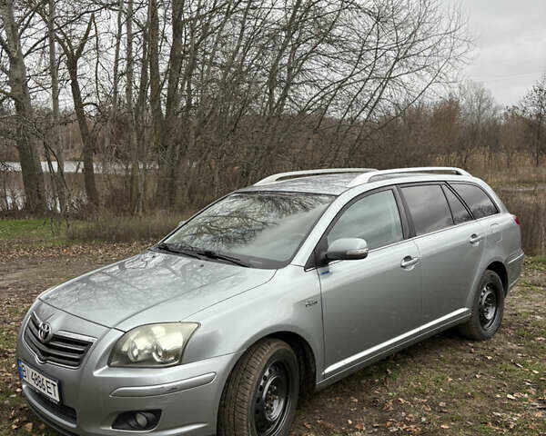Серый Тойота Авенсис, объемом двигателя 2.2 л и пробегом 229 тыс. км за 6200 $, фото 1 на Automoto.ua