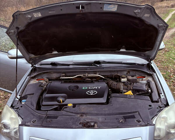 Серый Тойота Авенсис, объемом двигателя 2.2 л и пробегом 229 тыс. км за 6200 $, фото 16 на Automoto.ua