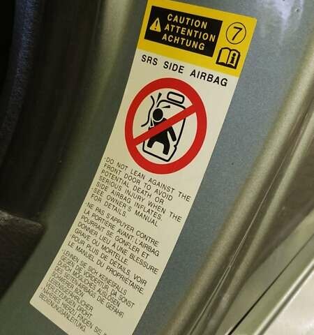 Сірий Тойота Авенсіс, об'ємом двигуна 2 л та пробігом 409 тис. км за 7000 $, фото 62 на Automoto.ua