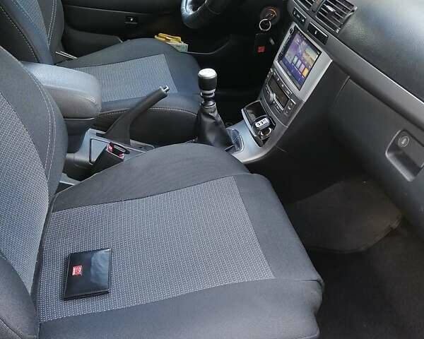 Сірий Тойота Авенсіс, об'ємом двигуна 2.2 л та пробігом 260 тис. км за 8500 $, фото 13 на Automoto.ua