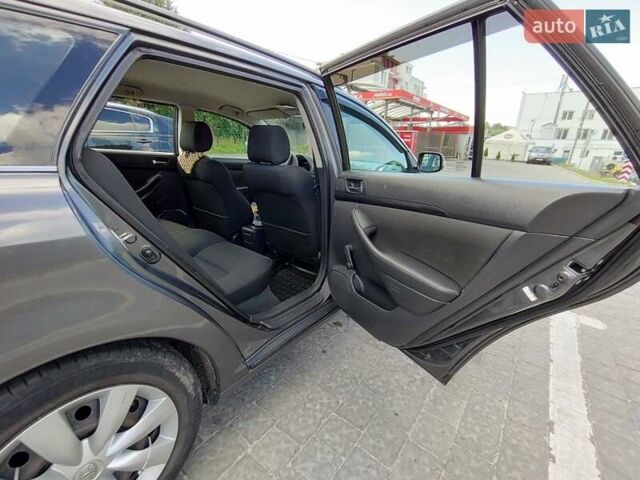 Сірий Тойота Авенсіс, об'ємом двигуна 2 л та пробігом 251 тис. км за 6350 $, фото 7 на Automoto.ua