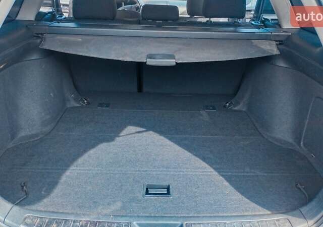 Сірий Тойота Авенсіс, об'ємом двигуна 2 л та пробігом 300 тис. км за 7900 $, фото 3 на Automoto.ua