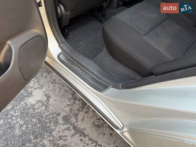 Серый Тойота Авенсис, объемом двигателя 1.79 л и пробегом 224 тыс. км за 8199 $, фото 25 на Automoto.ua