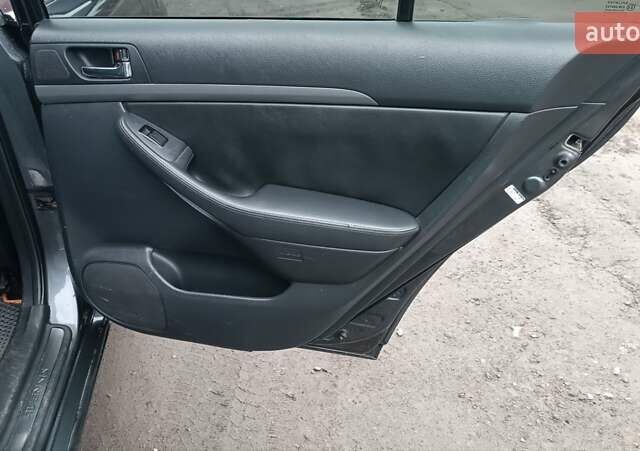 Серый Тойота Авенсис, объемом двигателя 2.2 л и пробегом 285 тыс. км за 5350 $, фото 21 на Automoto.ua