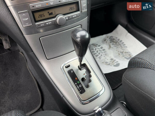 Сірий Тойота Авенсіс, об'ємом двигуна 1.8 л та пробігом 163 тис. км за 8999 $, фото 47 на Automoto.ua