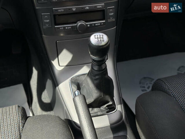 Сірий Тойота Авенсіс, об'ємом двигуна 2.23 л та пробігом 195 тис. км за 7999 $, фото 47 на Automoto.ua