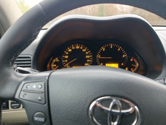 Серый Тойота Авенсис, объемом двигателя 2 л и пробегом 300 тыс. км за 2599 $, фото 14 на Automoto.ua