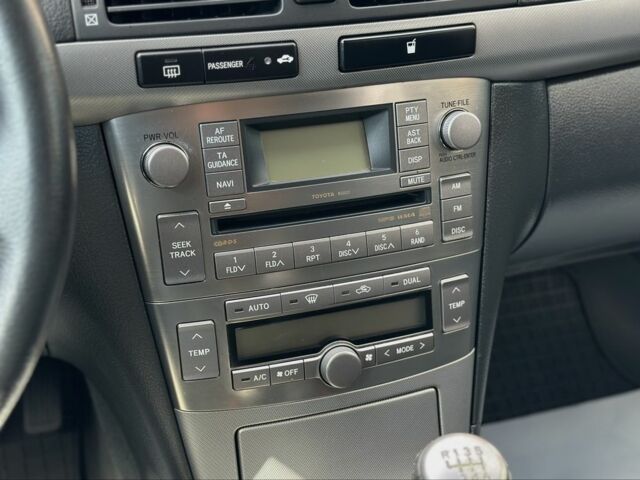 Сірий Тойота Авенсіс, об'ємом двигуна 2.2 л та пробігом 195 тис. км за 7700 $, фото 20 на Automoto.ua