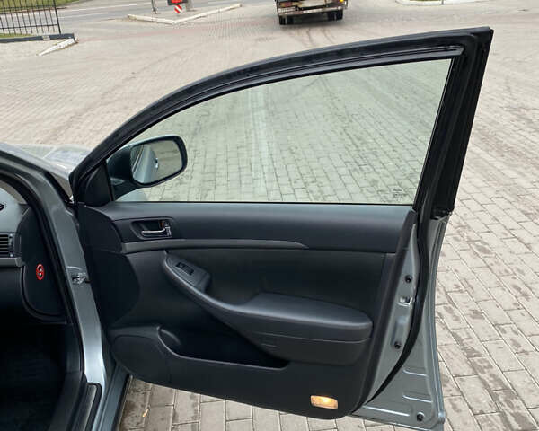 Серый Тойота Авенсис, объемом двигателя 1.8 л и пробегом 222 тыс. км за 6700 $, фото 23 на Automoto.ua