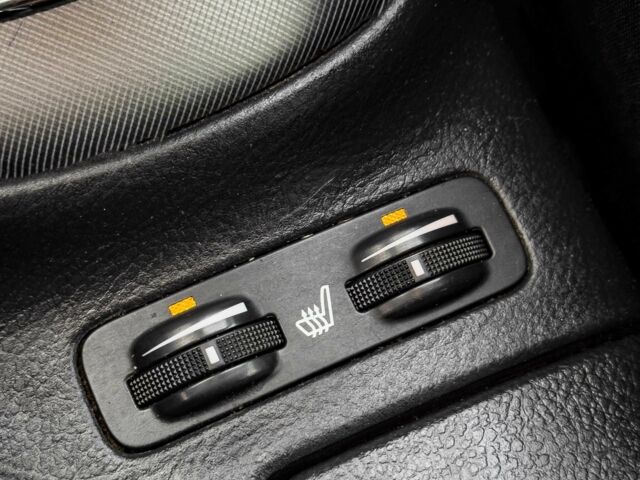 Серый Тойота Авенсис, объемом двигателя 2 л и пробегом 340 тыс. км за 3200 $, фото 21 на Automoto.ua