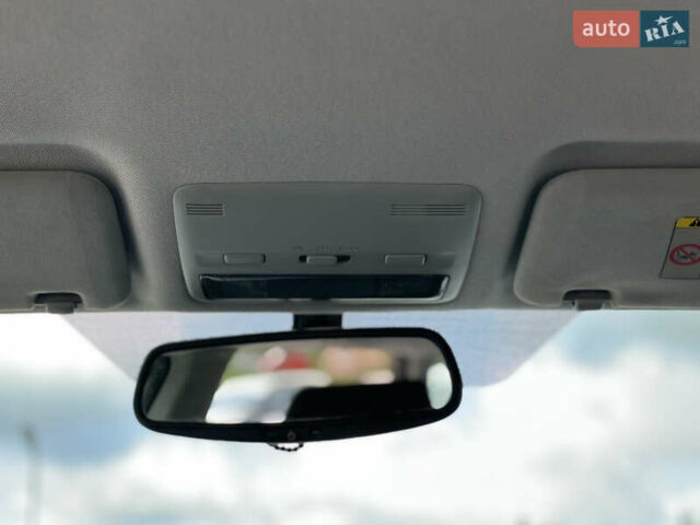 Сірий Тойота Авенсіс, об'ємом двигуна 2 л та пробігом 290 тис. км за 6500 $, фото 45 на Automoto.ua