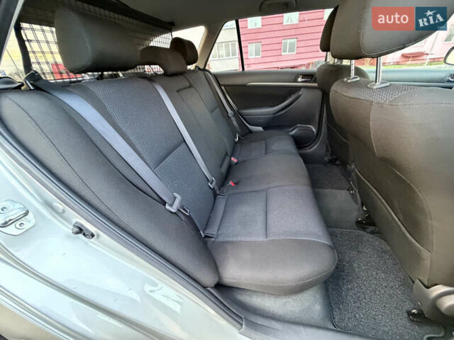 Серый Тойота Авенсис, объемом двигателя 1.79 л и пробегом 224 тыс. км за 8199 $, фото 71 на Automoto.ua