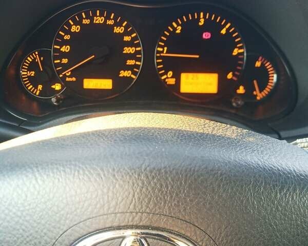 Серый Тойота Авенсис, объемом двигателя 2.2 л и пробегом 215 тыс. км за 7850 $, фото 1 на Automoto.ua