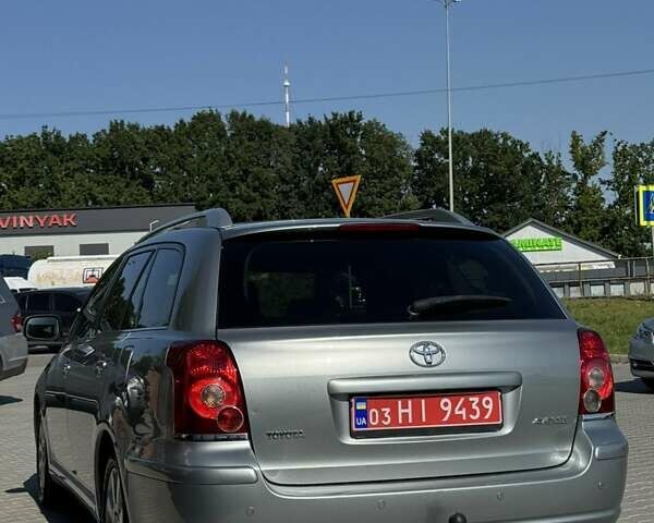 Серый Тойота Авенсис, объемом двигателя 1.8 л и пробегом 204 тыс. км за 7900 $, фото 1 на Automoto.ua