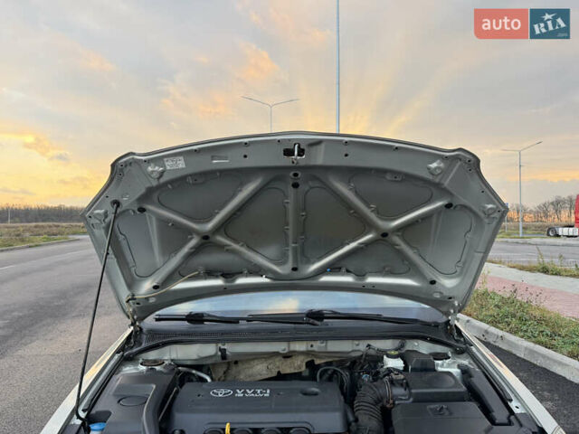 Серый Тойота Авенсис, объемом двигателя 1.79 л и пробегом 224 тыс. км за 8199 $, фото 88 на Automoto.ua