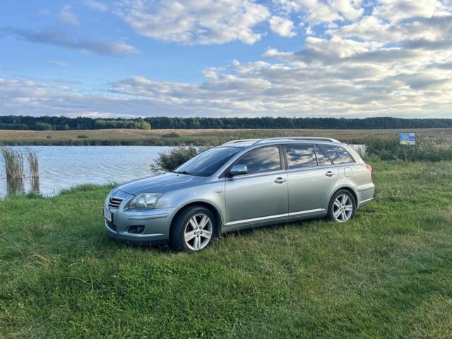 Серый Тойота Авенсис, объемом двигателя 2.2 л и пробегом 312 тыс. км за 6800 $, фото 2 на Automoto.ua