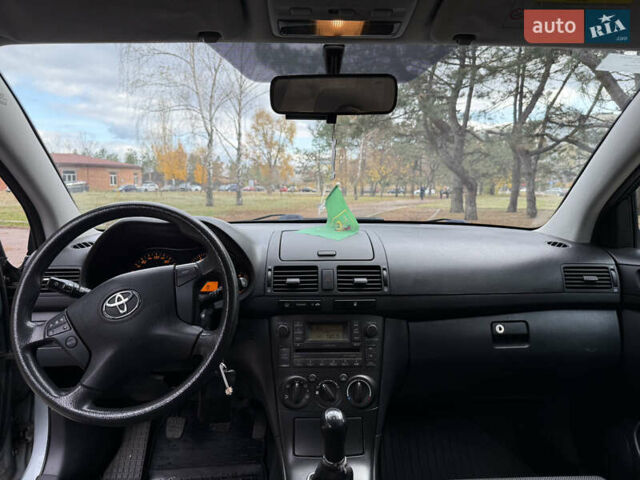 Серый Тойота Авенсис, объемом двигателя 1.8 л и пробегом 232 тыс. км за 6200 $, фото 8 на Automoto.ua