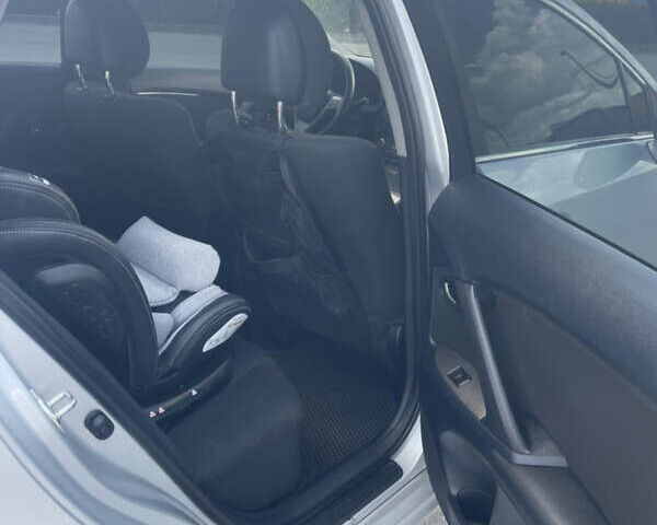 Серый Тойота Авенсис, объемом двигателя 2 л и пробегом 230 тыс. км за 7800 $, фото 14 на Automoto.ua