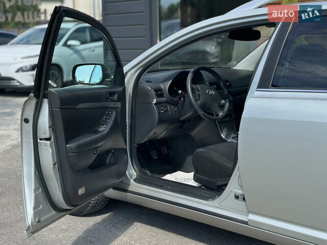 Сірий Тойота Авенсіс, об'ємом двигуна 2.23 л та пробігом 195 тис. км за 7999 $, фото 26 на Automoto.ua