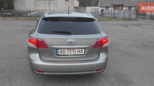 Сірий Тойота Авенсіс, об'ємом двигуна 1.8 л та пробігом 200 тис. км за 9200 $, фото 4 на Automoto.ua