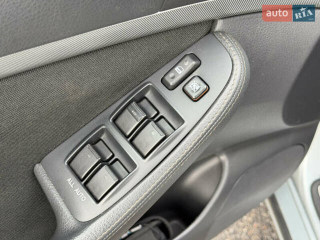 Сірий Тойота Авенсіс, об'ємом двигуна 1.8 л та пробігом 163 тис. км за 8999 $, фото 31 на Automoto.ua