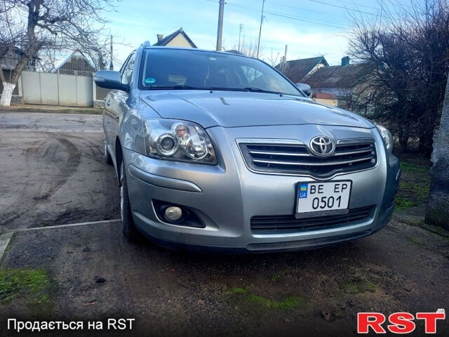 Серый Тойота Авенсис, объемом двигателя 2.2 л и пробегом 273 тыс. км за 7800 $, фото 2 на Automoto.ua