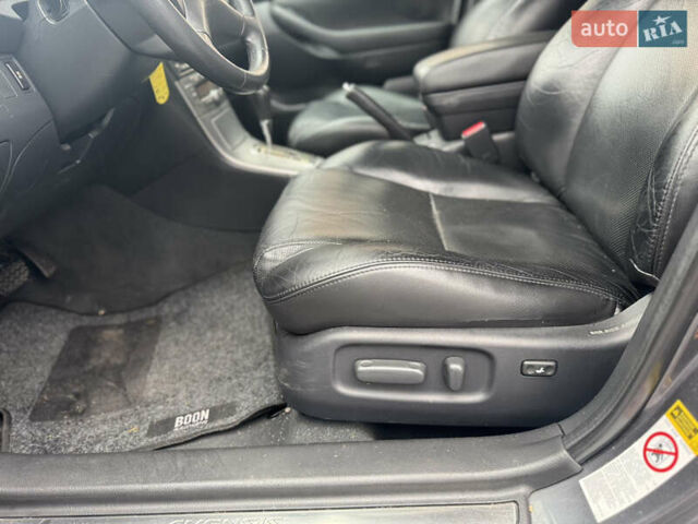 Серый Тойота Авенсис, объемом двигателя 2 л и пробегом 206 тыс. км за 7500 $, фото 11 на Automoto.ua