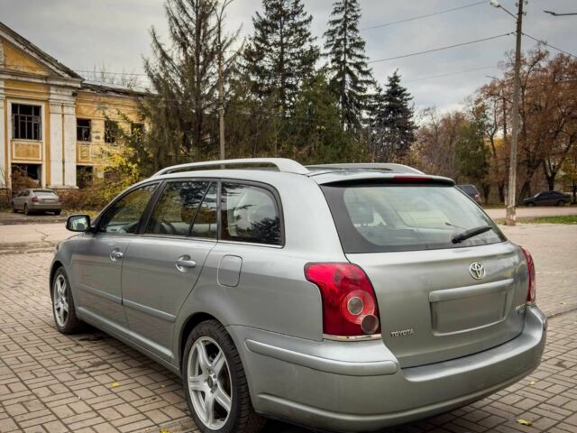 Серый Тойота Авенсис, объемом двигателя 2 л и пробегом 340 тыс. км за 3200 $, фото 4 на Automoto.ua