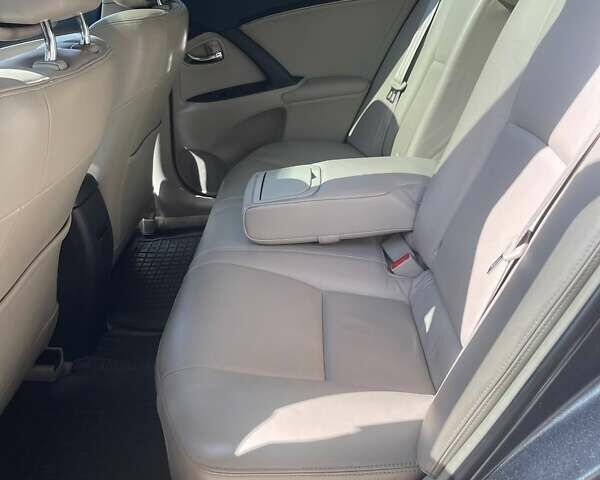 Серый Тойота Авенсис, объемом двигателя 2.23 л и пробегом 295 тыс. км за 8195 $, фото 47 на Automoto.ua