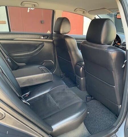 Серый Тойота Авенсис, объемом двигателя 2.2 л и пробегом 275 тыс. км за 4800 $, фото 4 на Automoto.ua
