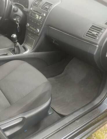 Серый Тойота Авенсис, объемом двигателя 2 л и пробегом 247 тыс. км за 7300 $, фото 12 на Automoto.ua