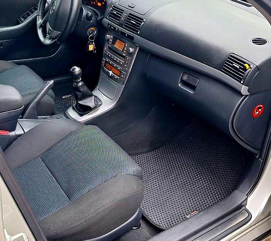 Серый Тойота Авенсис, объемом двигателя 2.2 л и пробегом 270 тыс. км за 6499 $, фото 10 на Automoto.ua