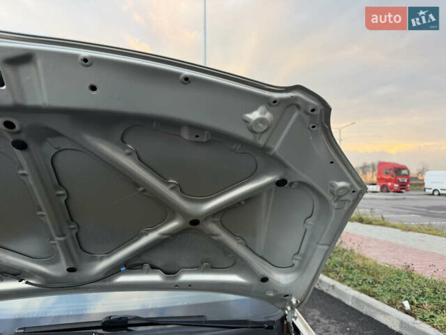 Серый Тойота Авенсис, объемом двигателя 1.79 л и пробегом 224 тыс. км за 8199 $, фото 79 на Automoto.ua